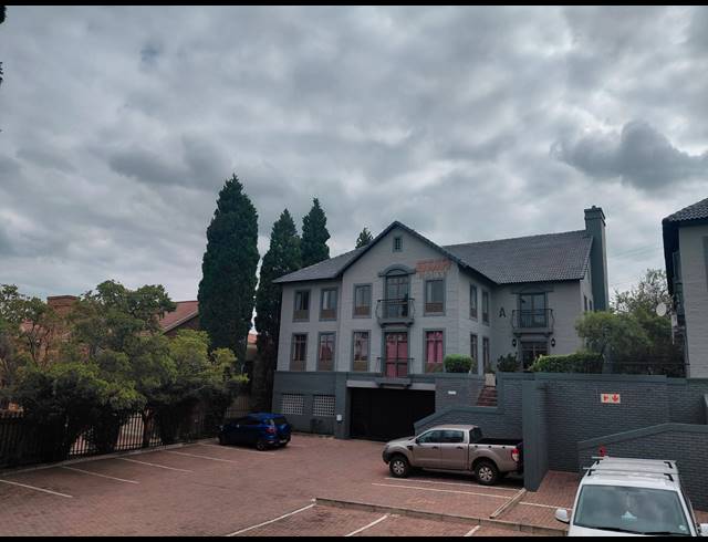 101M² OFFICE TO LET IN OLIVEDALE